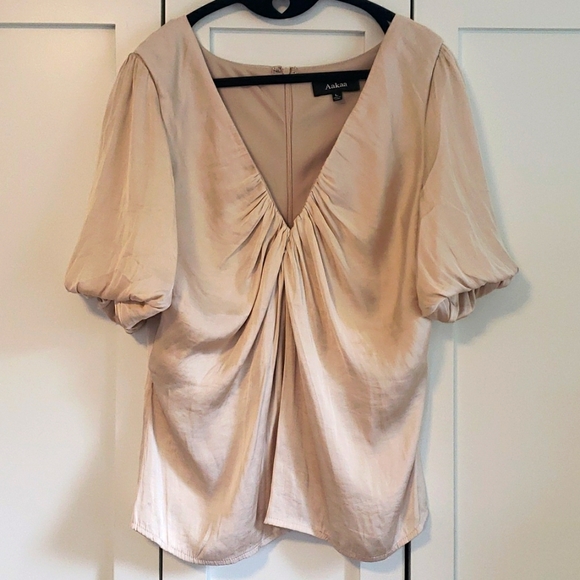 Aakaa Champagne Billowy Sleeve Vneck Top - Picture 1 of 3